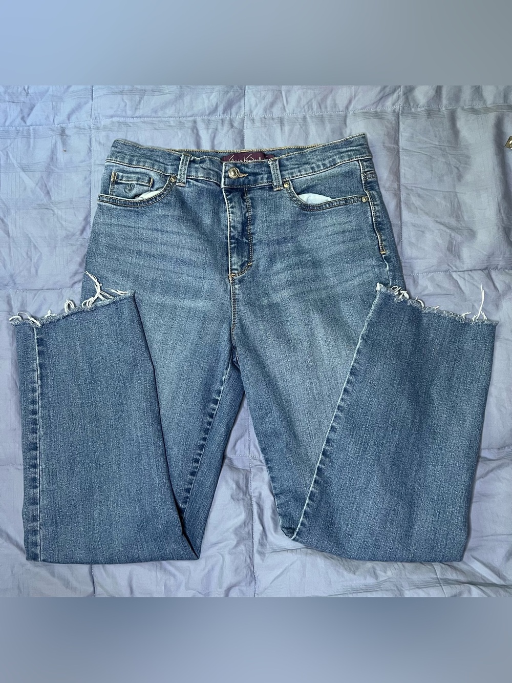 Gloria Vanderbilt Light Blue Frayed Hem Straight-Leg Capri Jeans